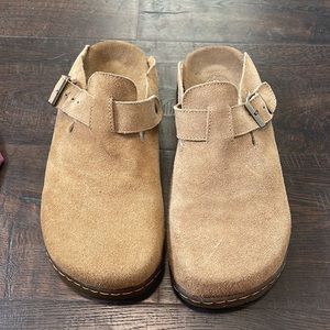 UNION BAY sawyer women’s suede like tan/beige slip on clogs size 8